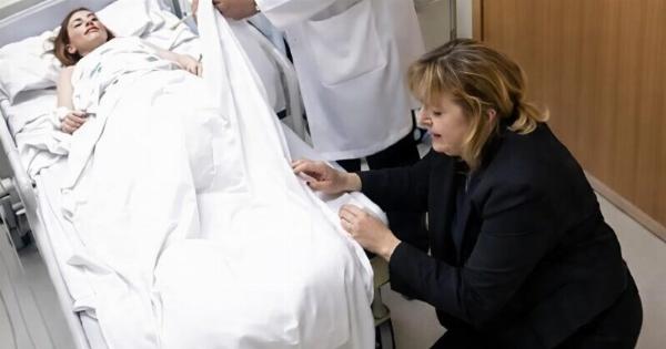 Στις τρεις τα ξημερώματα η κόρη μου με κάλεσε και με παρακάλεσε να έρθω αμέσως, αλλά όταν έφτασα στο νοσοκομείο, ο γιατρός είχε ήδη σκεπάσει το σώμα της με ένα σεντόνι και μου εξέφρασε σιγανά τα συλλυπητήριά του