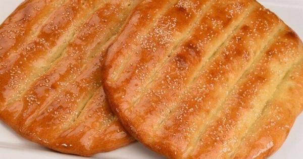 Naan bread: εύκολη συνταγή με λίγα υλικά και τέλειο αποτέλεσμα