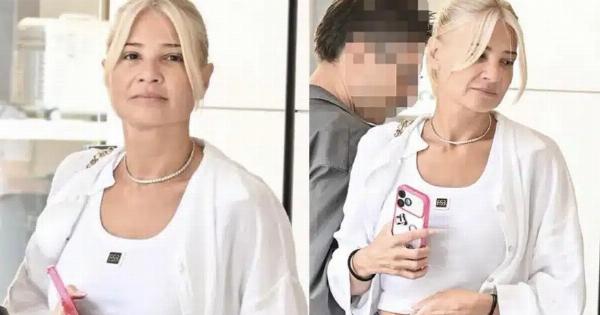 Φαίη Σκορδά: Εμφάνιση χωρίς μακιγιάζ στο κέντρο πριν την πρεμιέρα