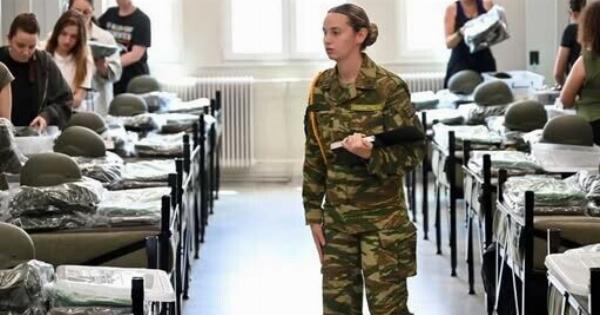 Ιστορική μέρα για τις γυναίκες στις Ένοπλες Δυνάμεις: Για πρώτη φορά μπαίνουν ως εθελόντριες στον Στρατό