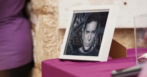 Συγκίνηση στη λαϊκή αγρυπνία για τον Γιώργο Μαζωνάκη: «Αφήνει πίσω του μουσική και ευγένεια»