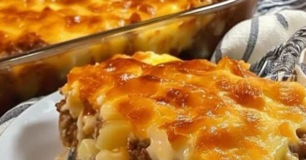 Η πιο εύκολη συνταγή για ζουμερό κιμά με βελούδινο πουρέ.