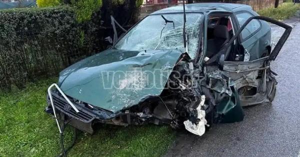 Θρήνος ανήμερα Χριστουγέννων για 22χρονο που σκοτώθηκε σε τροχαίο – Διαλυμένο το αυτοκίνητο που οδηγούσε