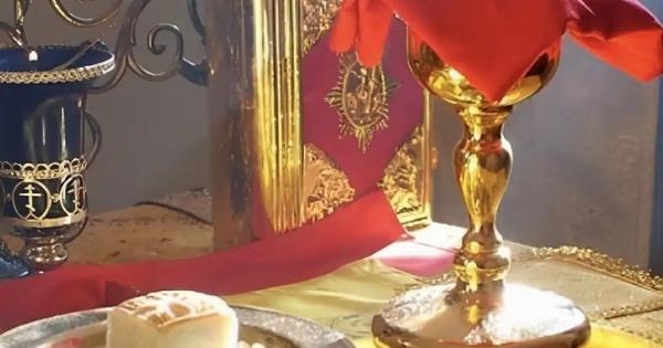 Μπορώ να κοινωνήσω το βράδυ Της Ανάστασης, χωρίς νηστεία κι εξομολόγηση;