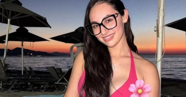Η Klavdia ανέβασε την πρώτη φωτογραφία για φέτος με μαγιό κι έχει κορμάρα