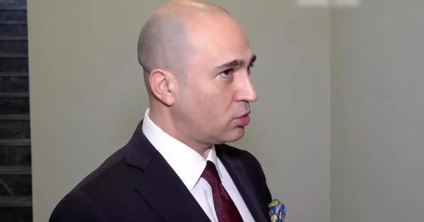 «Φουσκοχειλούδες…»: Σάλoς με Auτά που είπε ο Μπογδάνος για τις Ελληνίδες στο Ντουμπάι