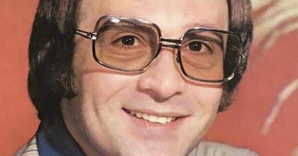 Πέθαvε με φpιxτo τρόπο στο voσoκoμεio στα 52 ο Έλληνας τραγουδιστής με τη διεθνή καριέρα