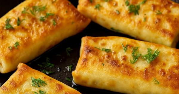 Τραγανά Ρολάκια Κρέπας με Γέμιση Τυριού με ένα μυστικό που η οικογένεια θα το λατρέψει