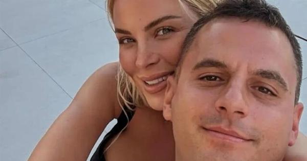 Κουτσουμπής: Η πρώτη φωτογραφία με την Καινούργιου μετά την γέννηση της κόρης τους – Αυτό είναι το όνομα που θα πάρει