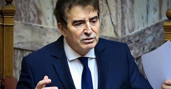 Χρυσοχοΐδης: «Θα συλλαμβάνεται όποιος επιχειρεί να εμποδίσει πολίτες τρίτων χωρών να εισέλθουν νόμιμα στη χώρα»