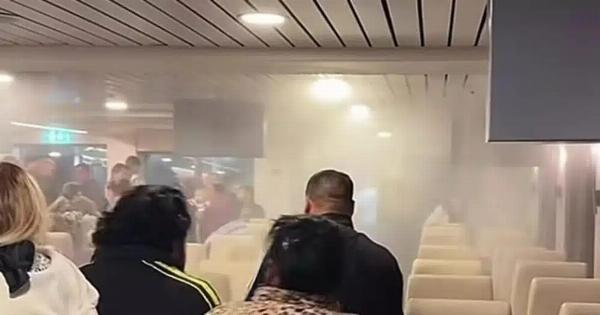 «Άνοιξαν οι ουρανοί» μέσα στο πλοίο «Νήσος Σάμος» αφού τσιγάρο που άναψε επιβάτης ενεργοποίησε το σύστημα πυρόσβεσης