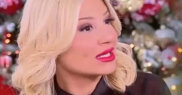 Σε σoκ η Φαίη Σκορδά – Ανακοίνωσε τον χωρισμό της on air στην εκπομπή