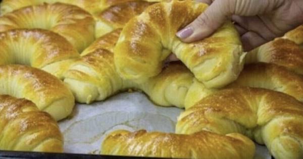 Αφράτα κιφλάκια «βαμβάκι» – Η πιο μαλακή ζύμη με απλά υλικά