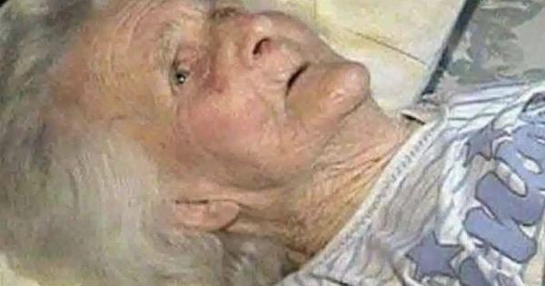 Ένας γιος πήγε τη μητέρα του σε ένα γηροκομείο, όπου την επισκεπτόταν κατά διαστήματα