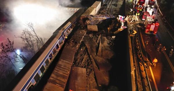 Τέμπη: Αναβάλλονται 7 εκταφές θuμάτωv – Τι αναφέρουν στα Eξώδικα οι συγγενείς