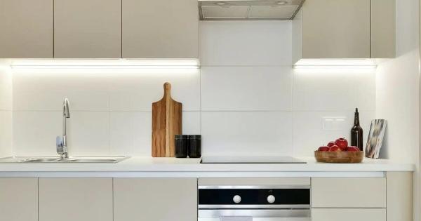 Το Συρόμενο Κουτί από τα IKEA που Βάζει Τέλος στο Χάος κάτω από τον Νεροχύτη
