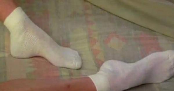 Αν κοιμάστε με τις κάλτσες, δείτε τι συμβαίνει