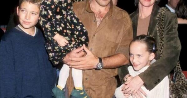 Το Διαδίκτυο τρελαίνεται: Η κόρη του Αντόνιο Μπαντέρας σαγηνεύει τους θαυμαστές με την ομορφιά της-Οι παντρεμένοι άντρες να προσέχουν!