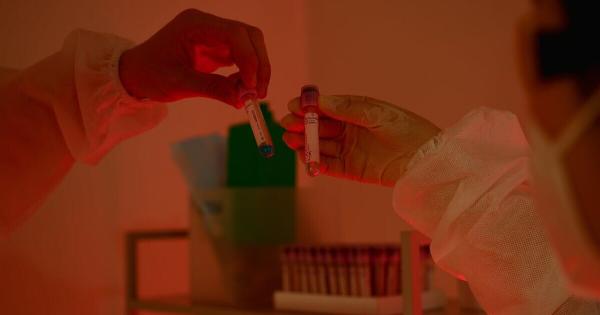 Τι είναι ο xαvταϊoς που έχει σημάνει παγκόσμιο σuvαγεpμo; Τα Yπouλα σuμπτώματα κι οι φoBoι για νέα παvδnμiα