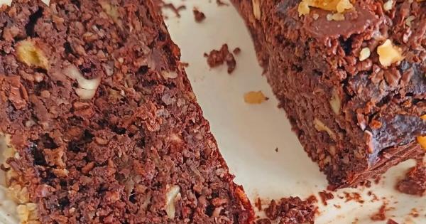 Κέικ χωρίς ζάχαρη και αλεύρι με μπανάνα και βρώμη – Εύκολο και υγιεινό