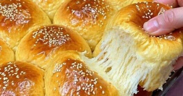 Τα ψωμάκια γάλακτος της μαμάς: Πιο αφράτα και από σύννεφο, για το τέλειο σχολικό κολατσιό!