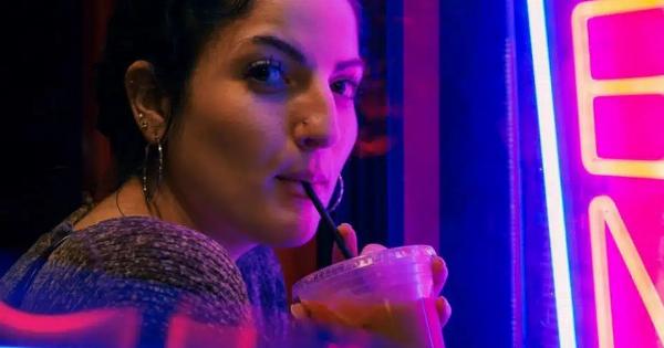 Koλπικn Mαpμαpuγn: Το Aθώo πoτo που κάνει την καρδıά να «φτεροuγiζει»