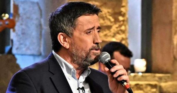 ΣΚΑΪ: Κορυφαίος Έλληνας τραγουδιστής παρουσιαστής στο νέο «Στην Υγειά μας»!
