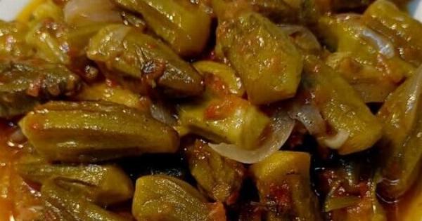 Μπάμιες αλλιώς: Έτσι γίνονται νόστιμες και χωρίς να λασπώσουν