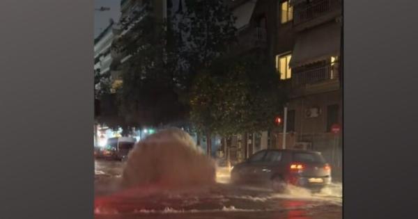 Νέο… συντριβάνι απέκτησε η Καλλιθέα μετά το πέρασμα της κακοκαιρίας Byron – Video