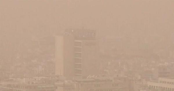 Η Ελλάδα «πνίγεται» από την αφρικανική σκόνη – Πότε θα βρέξει λάσπη και πού;