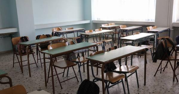ΕΚΤΑΚΤΟ: ΑΝΑΤΡΟΠΗ ΜΕ ΤΗΝ ΑΠΟΦΑΣΗ ΤΟΥ ΥΠΟΥΡΓΕΙΟΥ ΓΙΑ ΤΑ ΣΧΟΛΕΙΑ ΑΥΡΙΟ 3/4