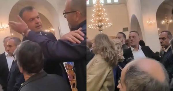 Άγιος Δημήτριος: Έντονες αποδοκιμασίες κατά του δημάρχου για την ακύρωση της παρέλασης