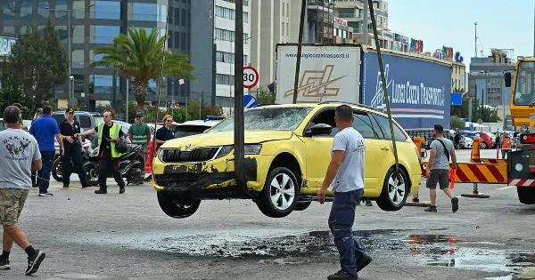 Συγκλονιστικές μαρτυρίες για την πτώση του ταξί στο λιμάνι του Πειραιά: Ο οδηγός έβαλε τη ζώνη, ανέπτυξε ταχύτητα και κατέληξε στη θάλασσα