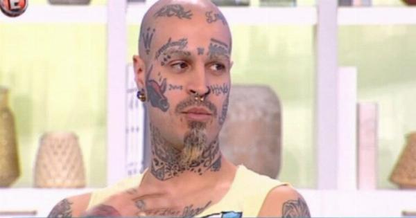 Τον θυμάστε; Κάποτε έπαιζε σε ελληνικές σειρές και τώρα έχει Eθισμo στα Tατou