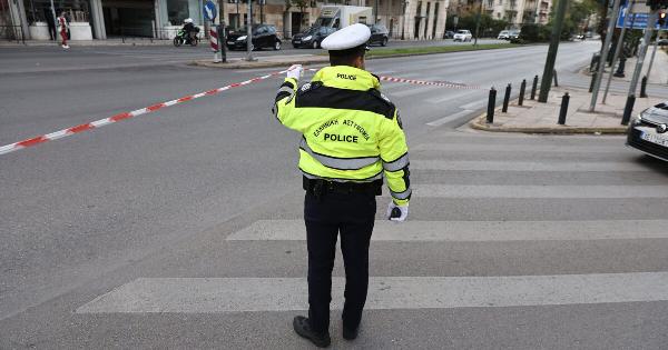 ΕΚΤΑΚΤΟ: «Παραλύει» η Αθήνα – Ποιοι δρόμοι κλείνουν, μεγάλη ταλαιπωρία