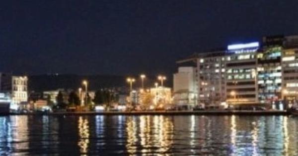 Αυτοκίνητο έπεσε στην πύλη Ε2 στο λιμάνι του Πειραιά: Ένας νεκρός, δύο παραμένουν εγκλωβισμένοι