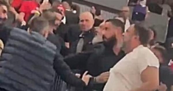 Χαμός με Β. Μαρινάκη και Γ. Δημητριάδη: Πιάστηκαν στα χέρια στο Telekom Center – Σκίστηκε η μπλούζα του προέδρου της ΠΑΕ Ολυμπιακός!