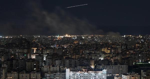 Η πιο κρίσιμη νύχτα του πολέμου: «Απόψε θα συμβεί» λέει ο Τραμπ – Το Ιράν μοιράζει χάπια ιωδίου υπό το φόβο πυρηνικής επίθεσης