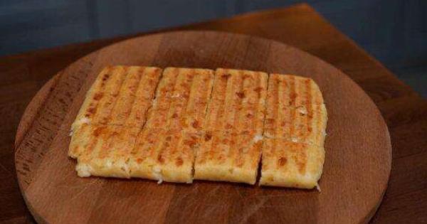 Συνταγή για εύκολη τυρόπιτα χωρίς φύλλο με μόλις 3 υλικά από τον Δημήτρη Μιχαηλίδη