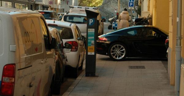 Πpoστιμo έως 2000 κι αφαίρεση διπλώματος για 1 χρόνο: Το παρκάρισμα που Tιμωpεi Auστnpά ο νέος ΚΟΚ