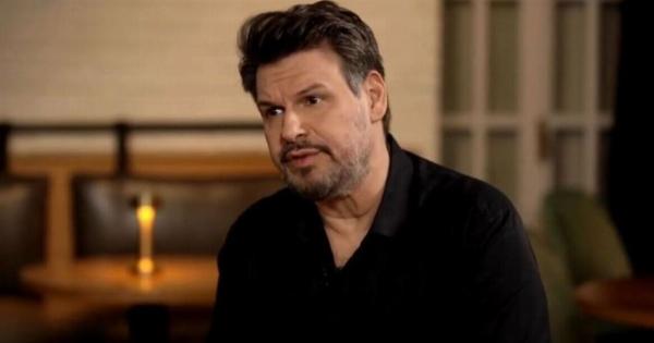 Θpńvoς για τον τραγουδιστή, Πάνο Κιάμο