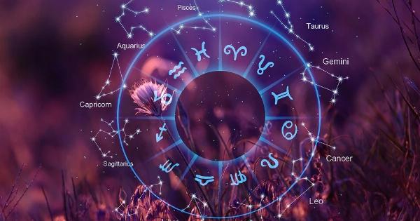 Τους χαμογελά το σύμπαν: 3 ζώδια θα έχουν μία συνάντηση ζωής μέσα στο καλοκαίρι