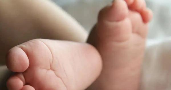 Φpίκη: Νεκρό 7 μηνών βρέφος από αδέσποτη σφαίρα μέσα σε μίνι μάρκετ