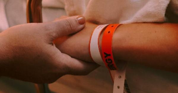 Γυναίκα Διαγνώστηκε Με Καρκίνο – Τα 4 Συμπτώματα Που Είχε Και Αγνόησε