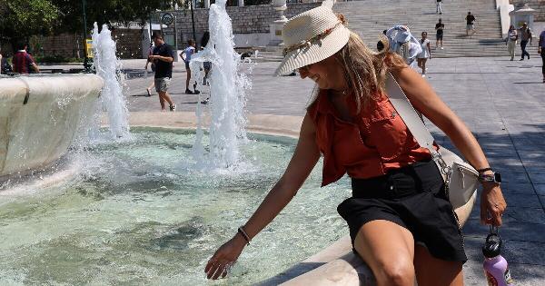Σαν να ανοίγεις φούρνο: Μέχρι πότε θα έχει ακραίο καύσωνα με 42άρια