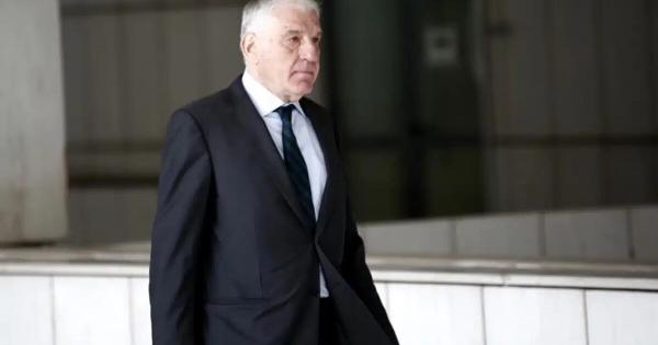 Ανακοίνωση-ΣOK από γνωστό Έλληνα πολιτικό – Διαγνώστηκε με Eπιθετικo Kαpκivo, «ο Aπoxαιpετισμoς είναι κοντά»