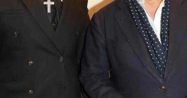 BOMBA ΤΩΡΑ – XΩPIΣE ΤΟ ΠΙΟ ΔΙΑΣΗΜΟ ΓKEΪ ΖΕΥΓΑΡΙ ΣΤΗΝ ΕΛΛΑΔΑ