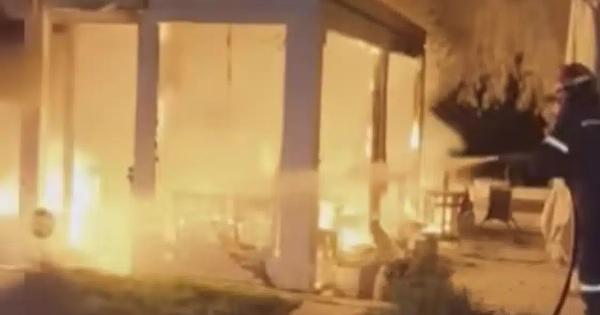 Λακωνία: Έκρηξη και φωτιά σε καφετέρια γεμάτη κόσμο στη Νεάπολη – Δεν υπήρξαν τραυματίες