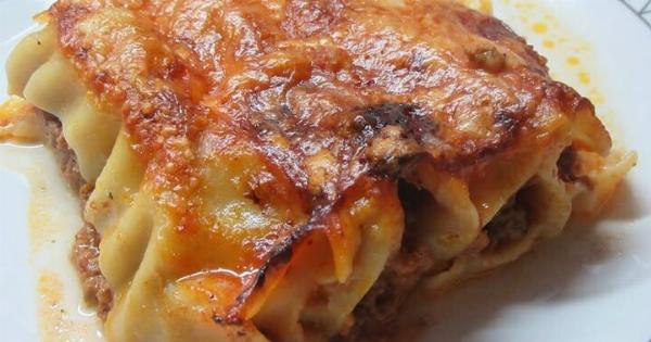 Τα πιο ζουμερά κανελόνια με κιμά και τυριά – Με τραγανή κρούστα που θα λατρέψετε!