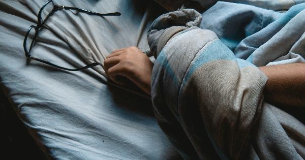 Αυτός είναι ο χειρότερος τρόπος για να κοιμάσαι, σύμφωνα με τους γιατρούς